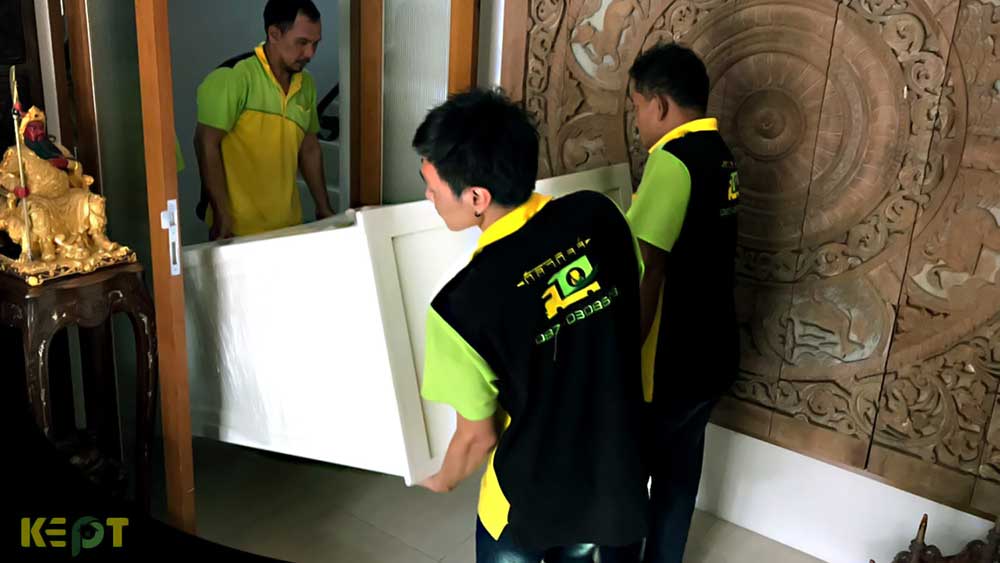 ขนของย้ายบ้าน บ้านทายาทตระกูล วิจิตรวาทการ